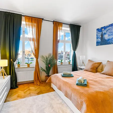 Brassovia Hideaway Apartment *