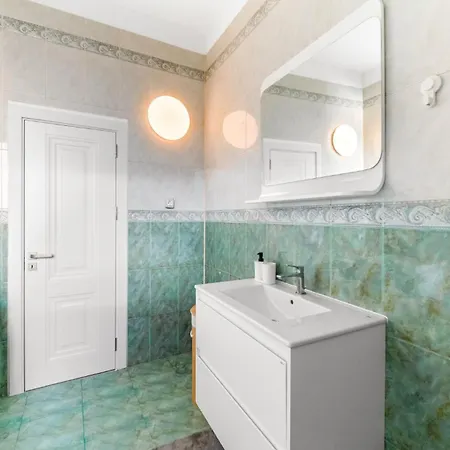 Brassovia Hideaway Apartment *
