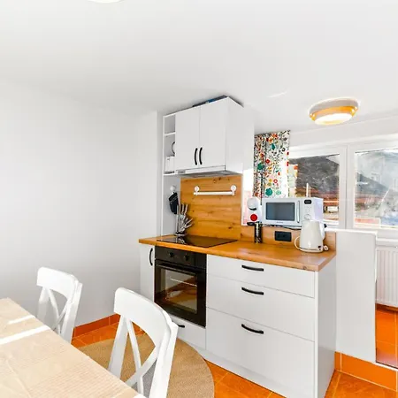 Brassovia Hideaway Apartment *