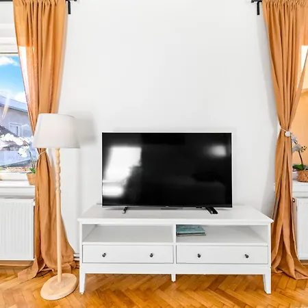 Brassovia Hideaway
