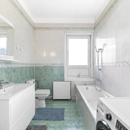 Brassovia Hideaway Apartment *