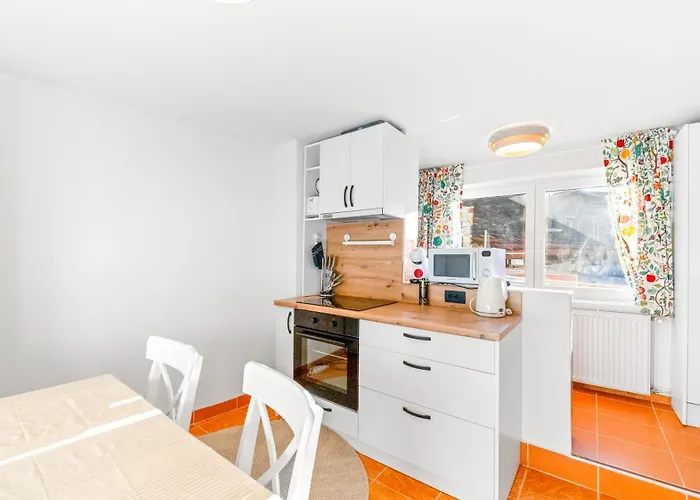 Brassovia Hideaway Apartment